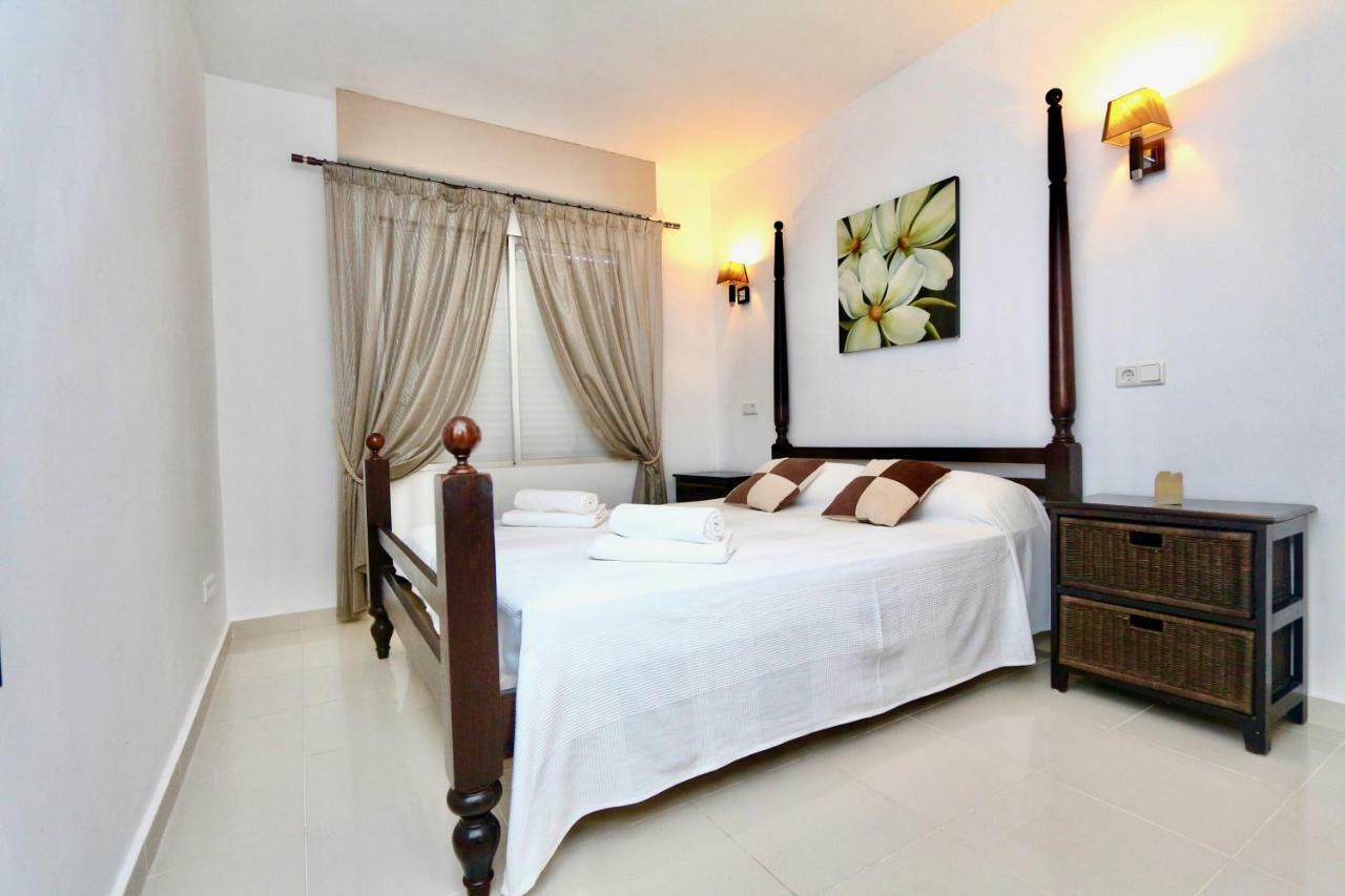 3- Bedroom Apartment In The Centre Of Calpe With Nice Living Room, 1 Bathroom. Exterior foto